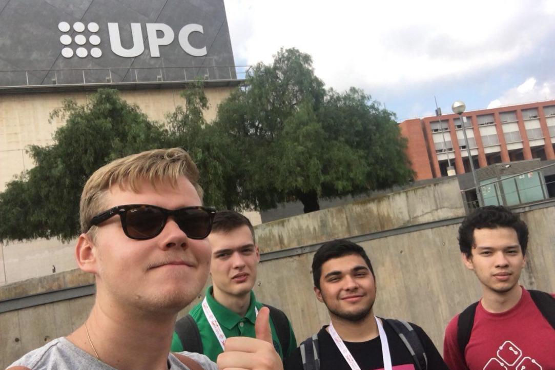 Наши студенты на HackUPCFall 2017 в Испании!
